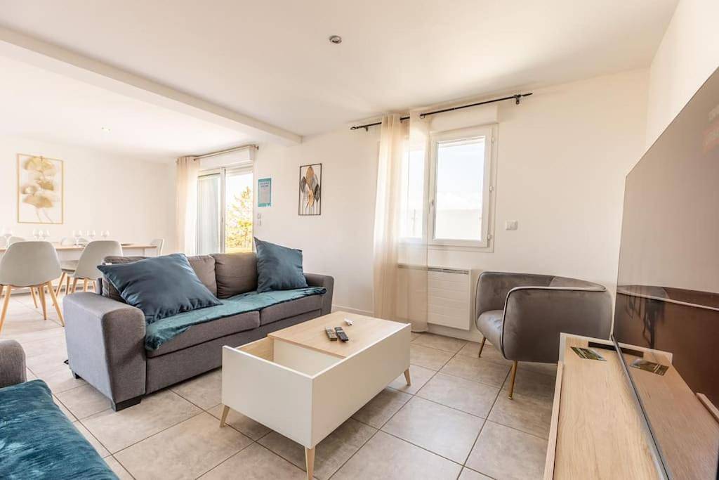 Three-Bedroom House in La Roche-Blanche, Région de Clermont-Ferrand