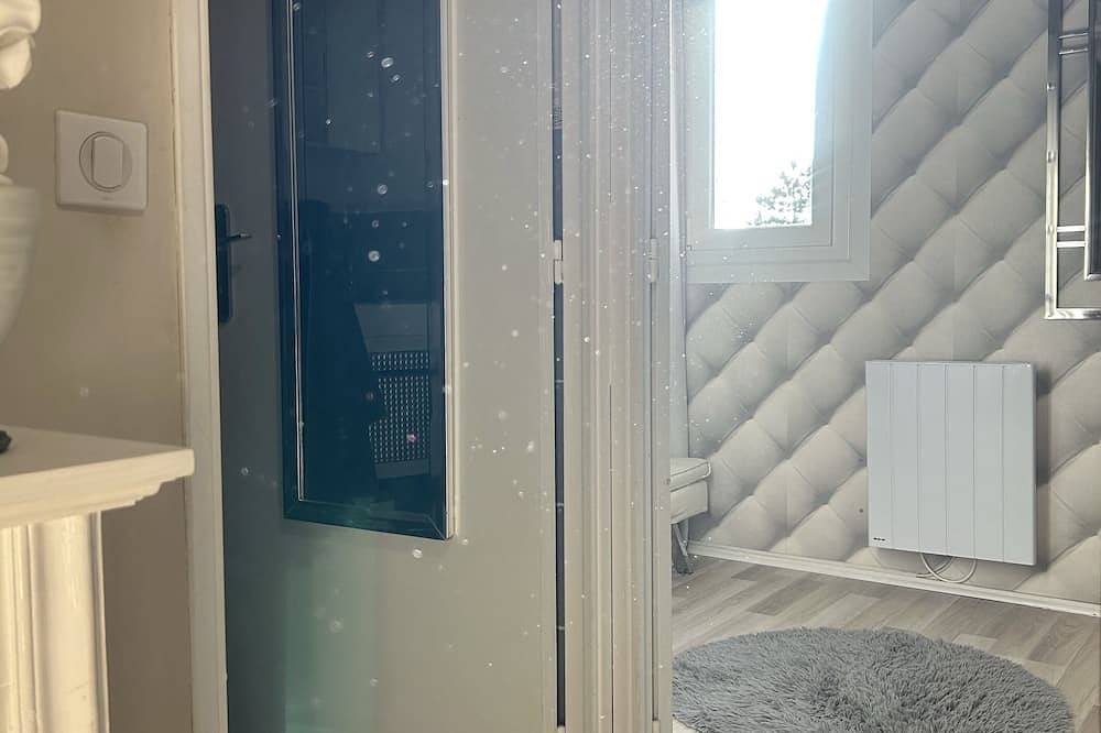 Entire apartment, Pleasant duplex, direct access, free wifi beach in Merville-Franceville-Plage, Caen region