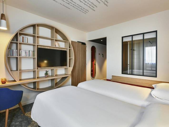 Hôtel pour 2 personnes, avec Terrasse ainsi que Jardin et Piscine
