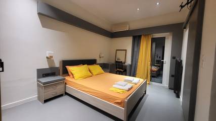 Vacation Rental for 2 Guests in Korinthia, Picture 2