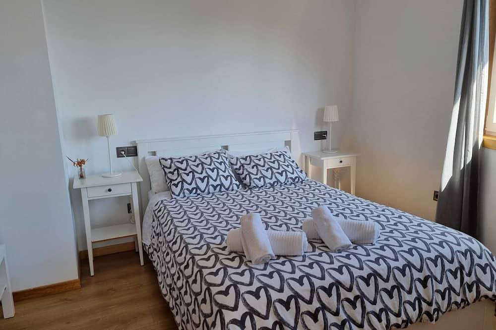 Entire apartment, Complete apartment with sea and mountain views in Malpica de Bergantiños, Costa da Morte