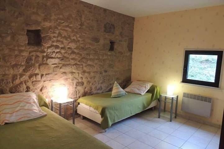 Location de vacances pour 6 personnes, avec balcon et jardin à Lapeyrouse - 2