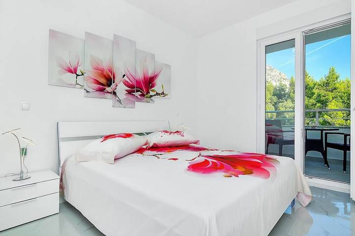 Ganze Wohnung, Penthouse mit schönerTerrasse,und Meerblick, WiFi,Grill, Hund willkommen in Makarska, Makarska Riviera
