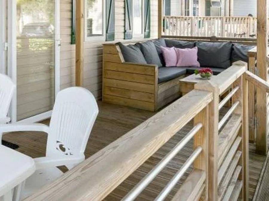 Camping Marvilla Parks - Kaatsheuvel - Stacaravan 6 personen - Stacaravan | Premium | 3 slaapkamers | 6 pers. | Terras Lounge | Air-con. in Kaatsheuvel, Noord-Brabant