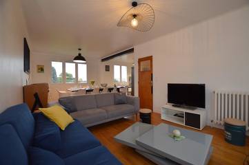 Gîte pour 15 personnes, avec terrasse et jardin à Saint-Méen-le-Grand