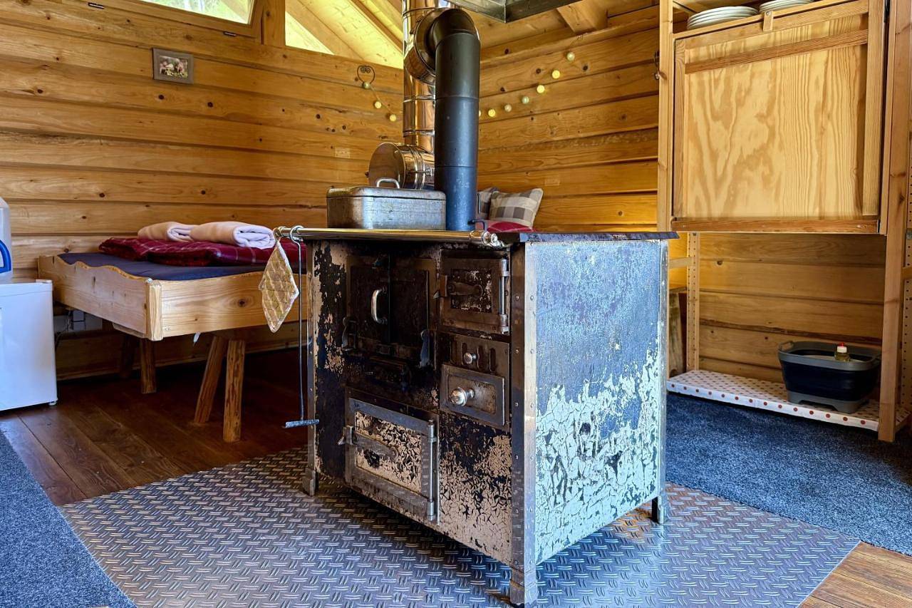 Schwarzwald Romantikhütte - Zweisamkeit - mit Bettwäsche, Handtücher und Holz in Schenkenzell, Kinzig Valley