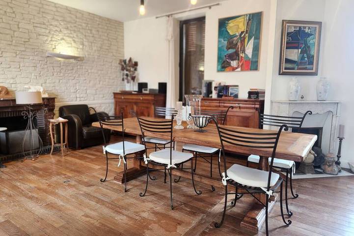 Location de vacances pour 8 personnes, avec Jacuzzi ainsi que Terrasse et Jardin dans Meillant