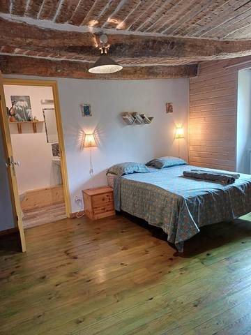 Chambre d’hôte pour 7 personnes, avec terrasse, animaux acceptés à Ongles