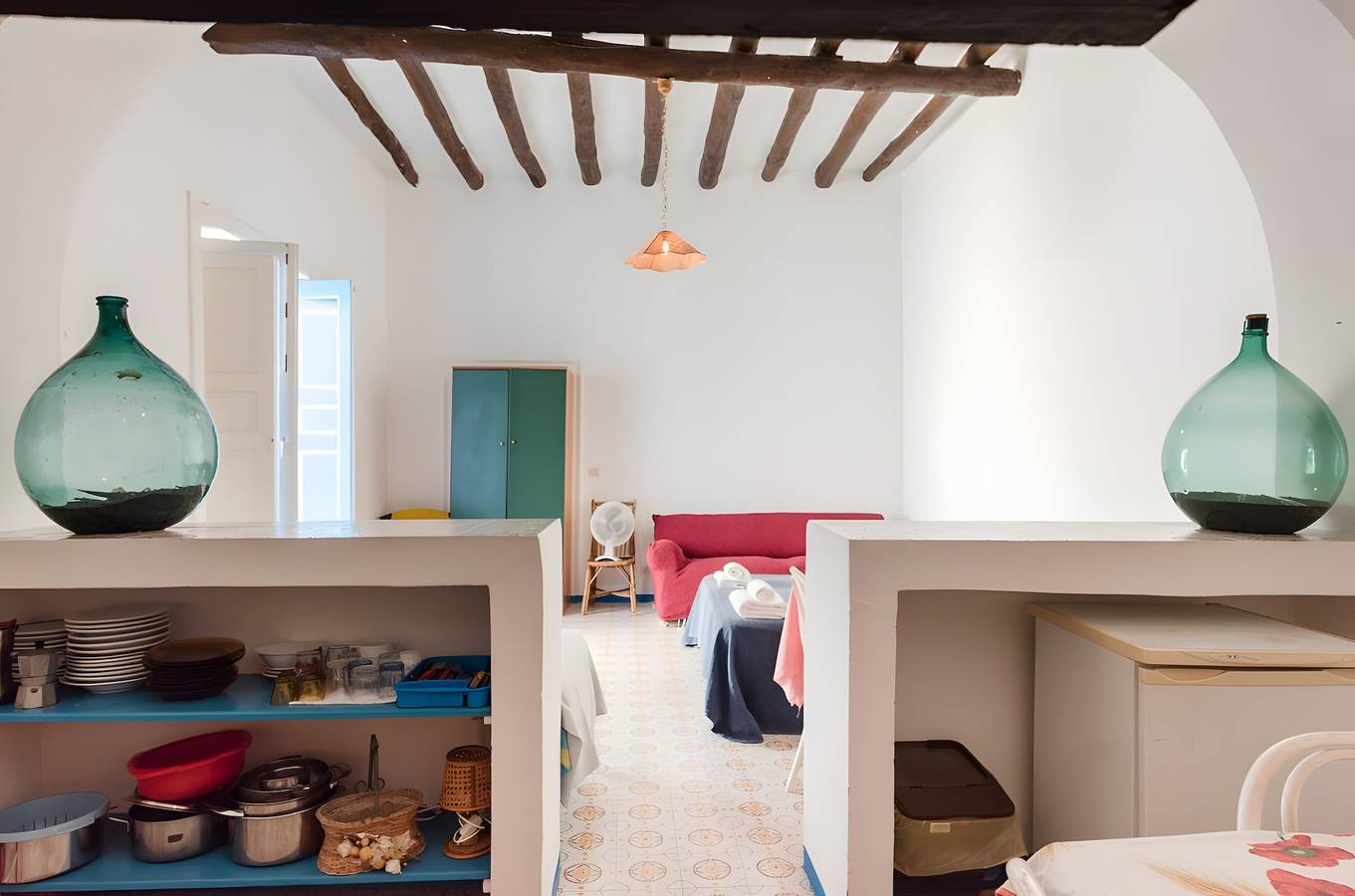 Entire apartment, Apartment 'Quadara - Il Palmento' with Sea View, Private Terrace, and Shared Garden in Santa Marina Salina, Salina
