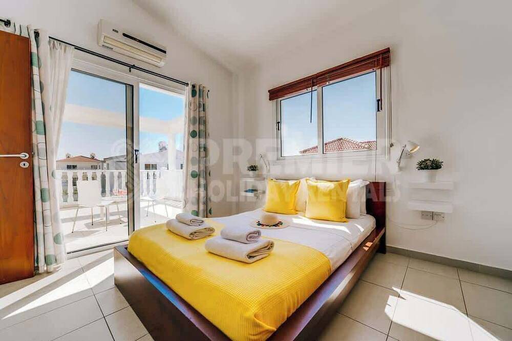 Villa Tia - 3 Schlafzimmer Villa mit eigenem Pool - 300 Meter vom Nissi Beach in Ayia Napa, Südzypern