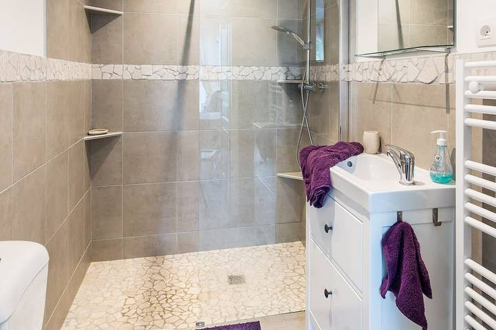 Gîte pour 4 personnes, avec Balcon ainsi que Jardin et Piscine à Pont-de-Barret - 3
