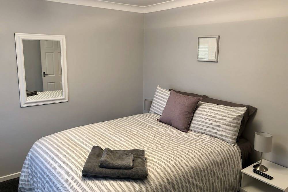 Apartamento entero, Apartamento de 2 dormitorios en la planta superior, centro de la ciudad, estacionamiento para 1 auto in Stratford upon Avon, Warwickshire