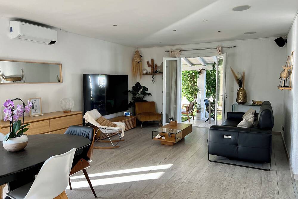 Casa con piscina privada y jacuzzi cerca de Nimes Arles Camargue y mar! in Garons, Region de Nimes