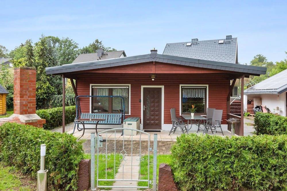 Mit naturnahen Badeteich in Nordhausen, Harzvorland