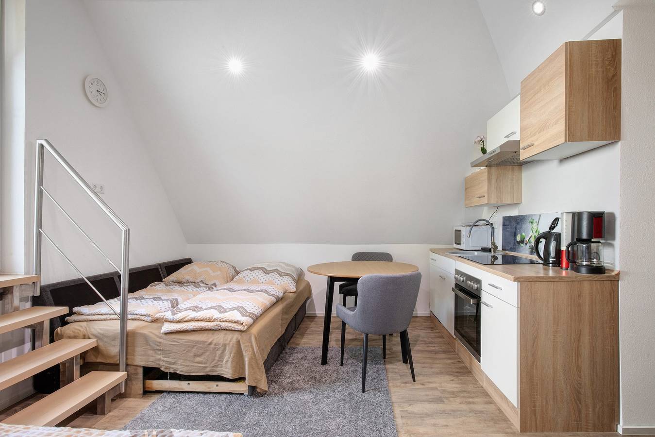Estudio entero, Estudio 'Ferienwohnung Erhardt' con terraza privada y wifi en Günzburg in Legoland Deutschland, Gunzburgo