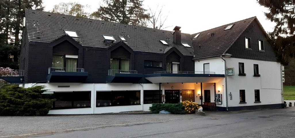 Hotel, mit Balkon und Terrasse sowie Garten in Oberbergischer Kreis