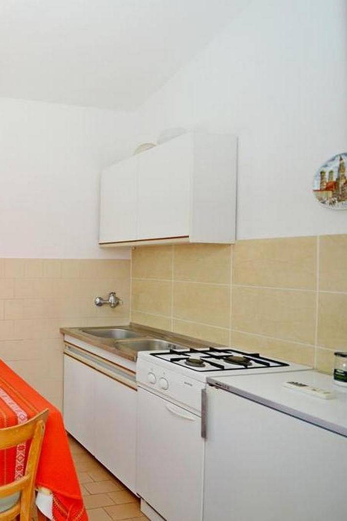Cijeli apartman, Jednosobni apartman s terasom Rogoznica A-17318-b in Miline, Rogoznica