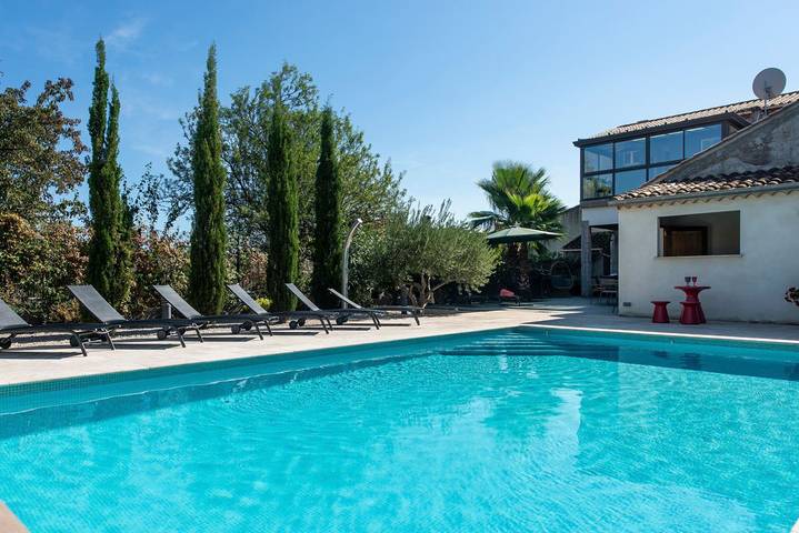 Ferienhaus für 12 Personen, mit Pool in Caux