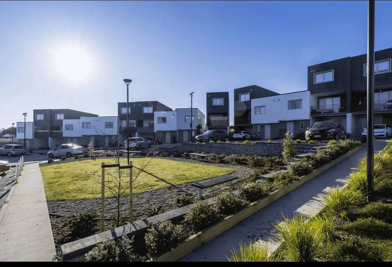 1 geräumiges Schlafzimmer in einem Haus mit 2 Schlafzimmern verfügbar in Auckland, Auckland Council