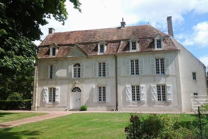 Gîte pour 15 personnes, avec jardin et terrasse dans Les Moutiers-en-Auge