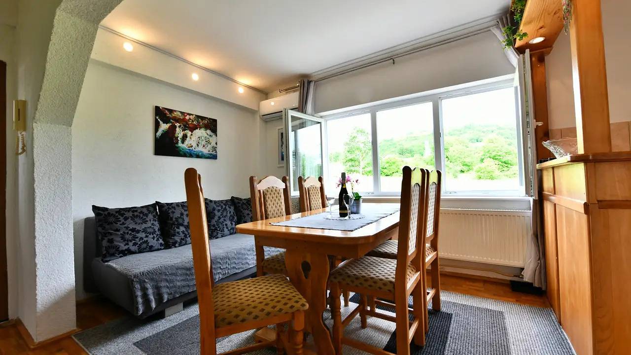 Geheel vakantieappartement, Ferienwohnung für 4 Personen (63 m²) in Rakovica in Rakovica, Karlovac region