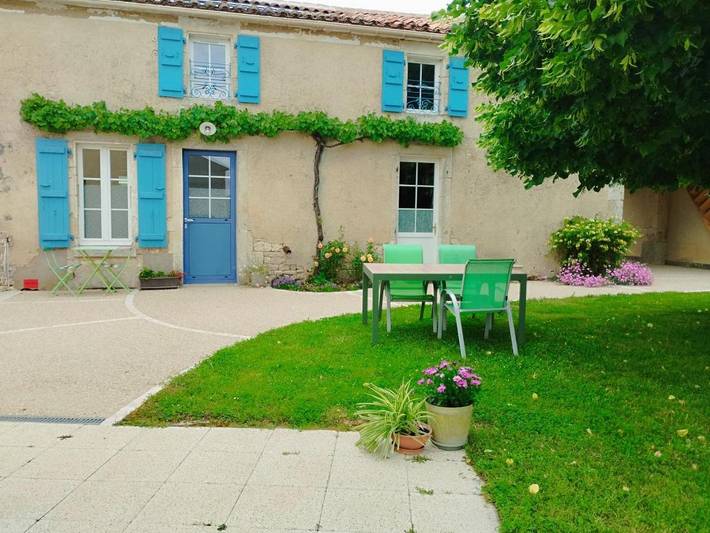 Chambre d’hôte pour 3 personnes, avec Terrasse et Jardin à Bouillé-Courdault