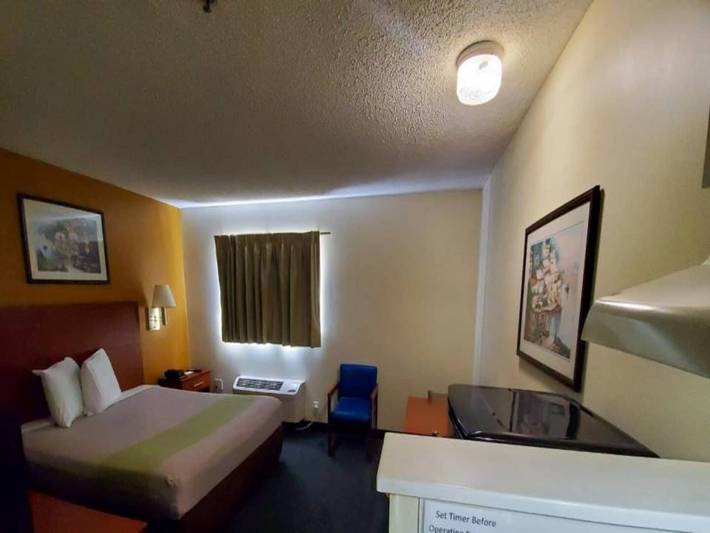 Entire apartment, 1 Queen Bed | Non-Smoking, Kitchen in Henrico County