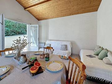 Gîte pour 4 personnes, avec terrasse et jardin à Saint-Michel-Chef-Chef