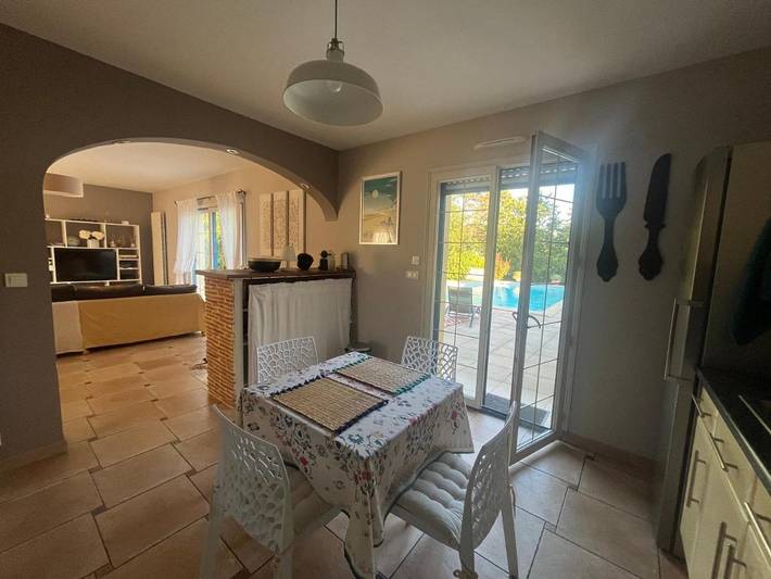 Location de vacances pour 4 personnes, avec piscine ainsi que vue et jardin, animaux acceptés à Chancelade - 2