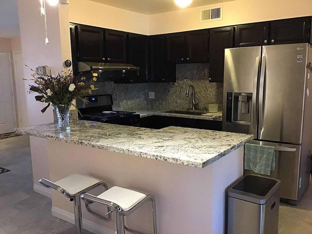 Remodeled Modern House. Perfect for any occasion 15 minutes to the Strip. in Las Vegas, Red Rock Canyon