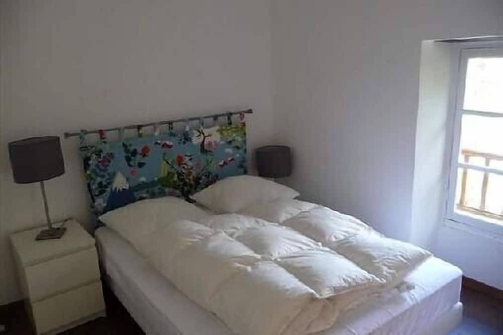 Hermoso granero completamente renovado con piscina in Saint-Julien-Maumont, Macizo Central