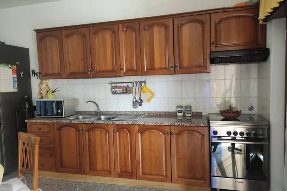 Entire apartment, The station: two-room apartment 150mt from the sea in Santa Teresa di Riva, Messina Province