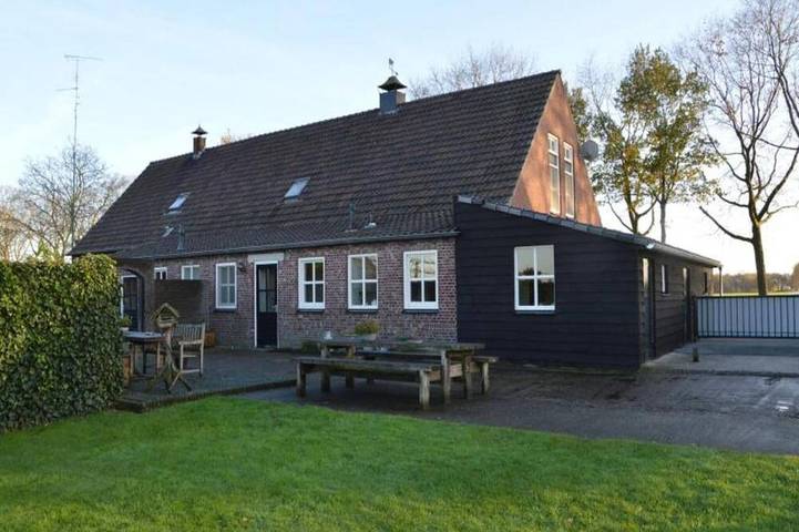 Vakantiehuis voor 14 personen, met terras en tuin - 1