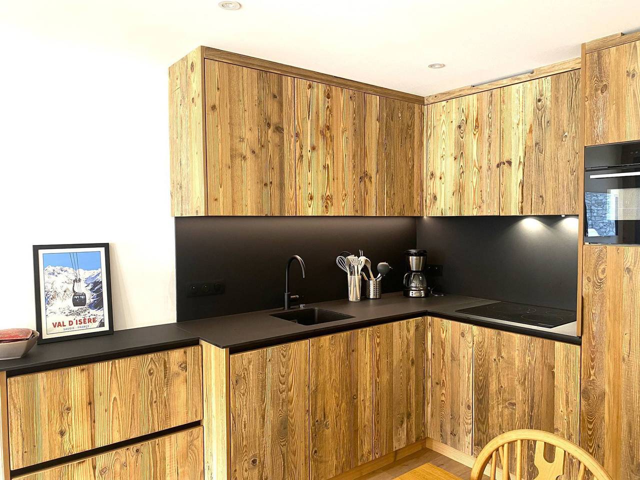 Apartamento entero, Hermoso apartamento renovado 4 personas, 2 baños, Parking y Wifi, cerca del centro y pistas in Val-d'Isère, Parque Nacional de Vanoise