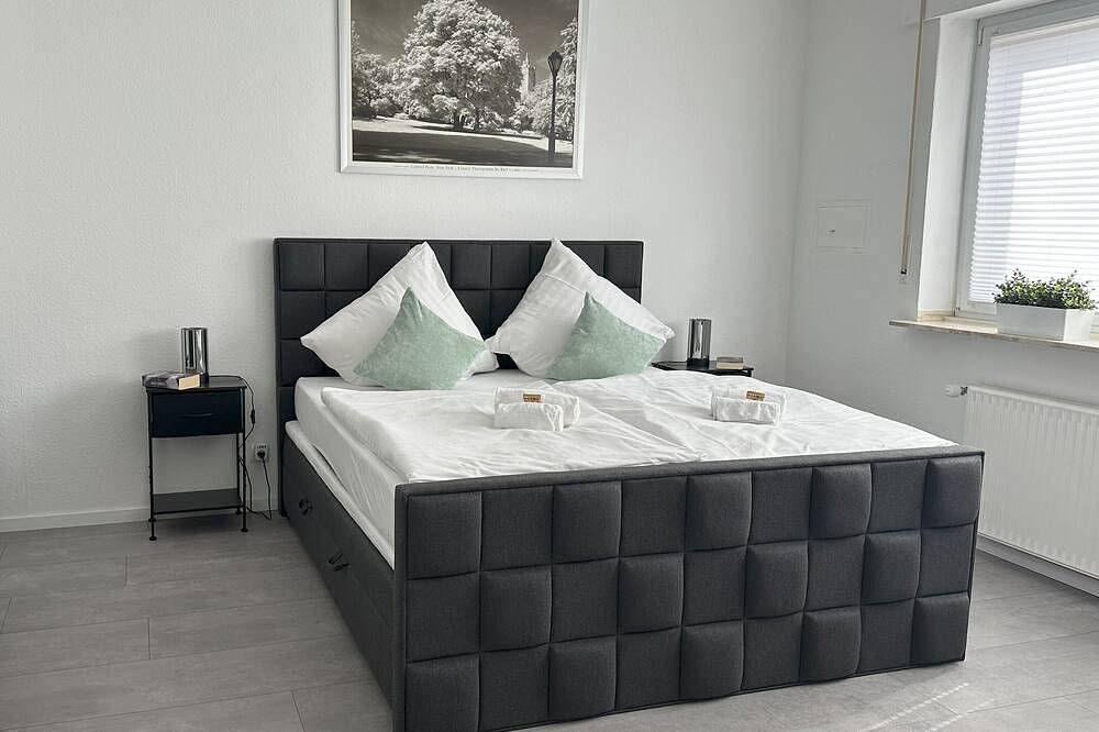 Ganze Wohnung, Penthouse, Kingsize Bed, Queensize Sofabed, 650Mbit Wlan, voll Kitchen,Workspace in Euskirchen, Eifel (Nordrhein-Westfalen)