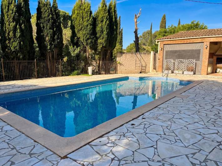 Gîte pour 3 personnes, avec Terrasse ainsi que Jardin et Piscine à Badens - 2