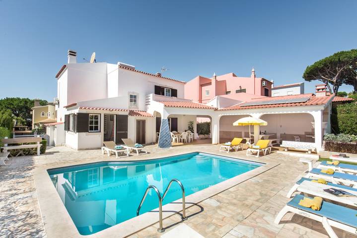 Ferienhaus für 8 Personen, mit Balkon/Terrasse und Garten sowie Ausblick in Quarteira - 3