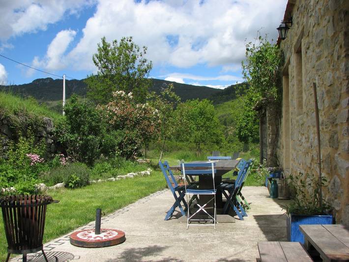 Casa vacanze in piccolo borgo tra campi e montagne in Bouvières, Die e dintorni