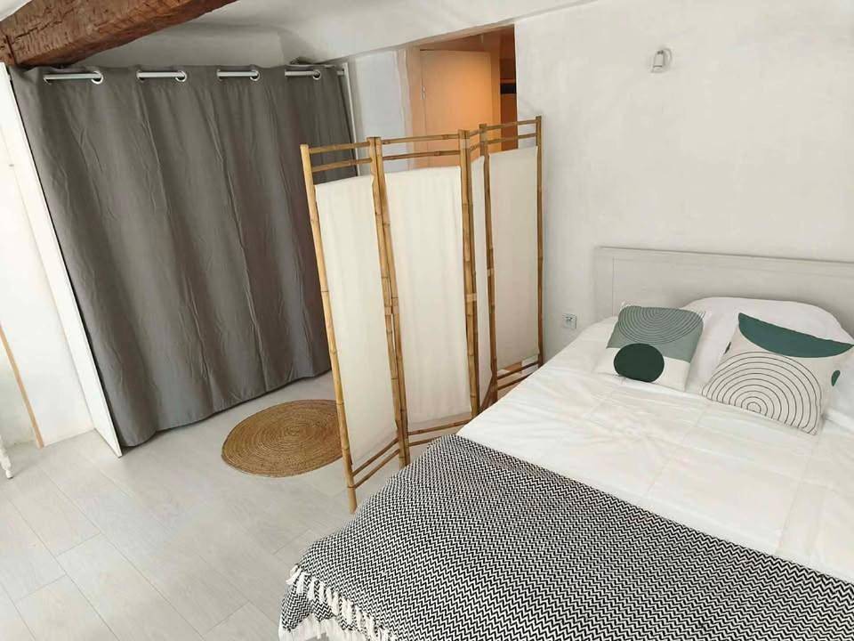 Appartement entier, Studio cosy au coeur de Puget sur Argens in Puget-sur-Argens, Côte méditerranéenne (France)