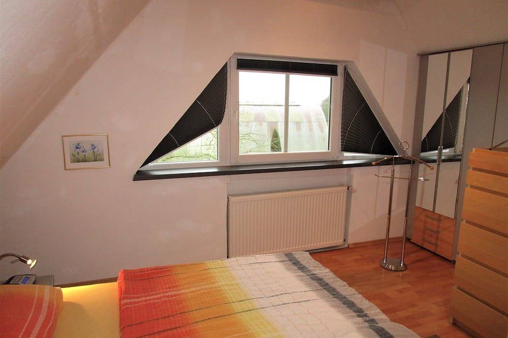 Großzügig gestaltete Ferienresidenz für 6 Pers. mit Pool-u. Sauna- mitnutzung in Stadland, Nordseeküste