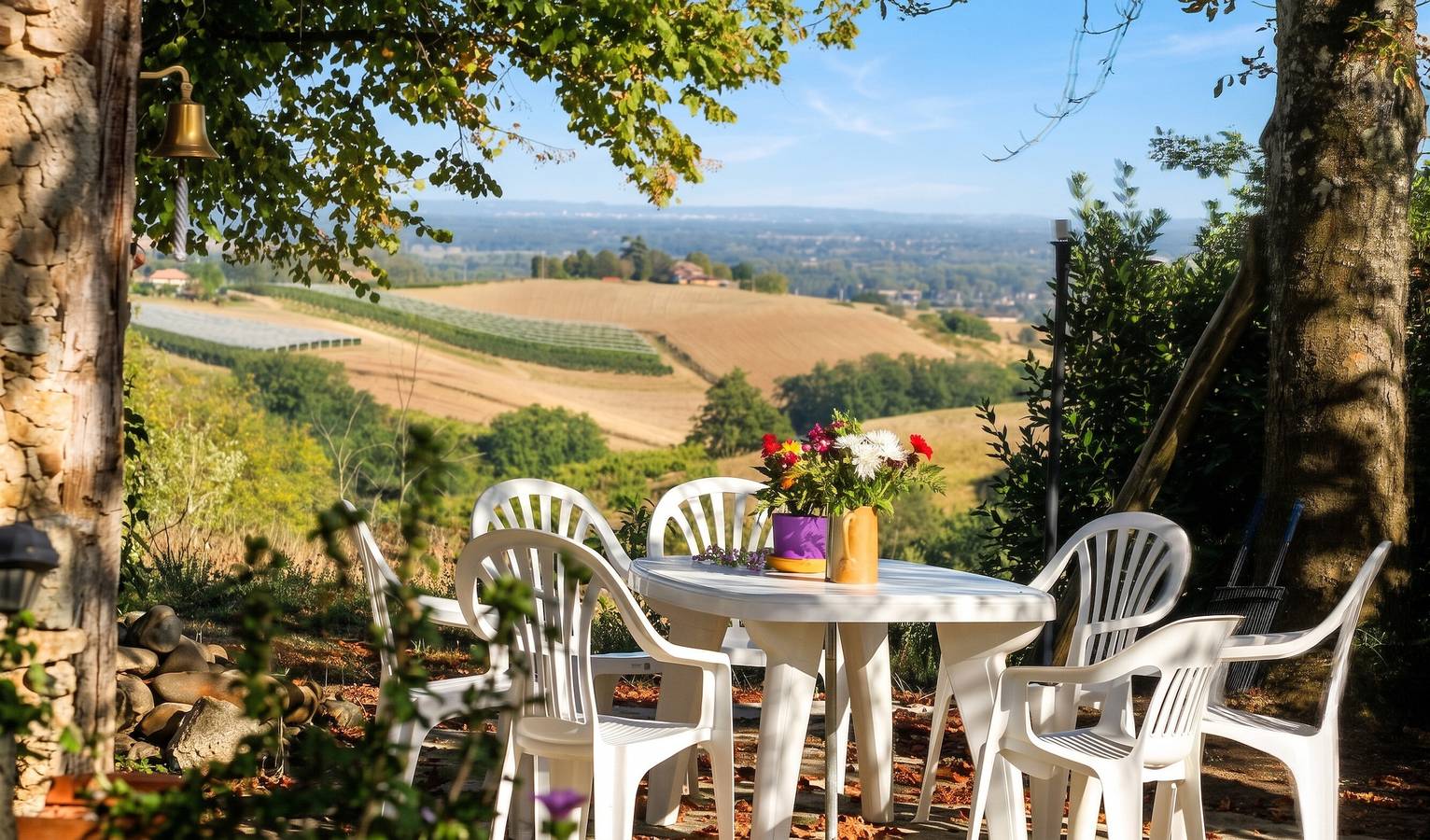 Familienhaus mit Gemeinschaftspool in Moissac, Garten in Boudou, Quercy