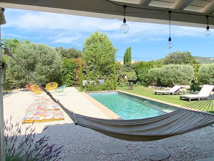 Maison d’hôte pour 2 personnes, avec Terrasse et Jardin ainsi que Piscine et Vue