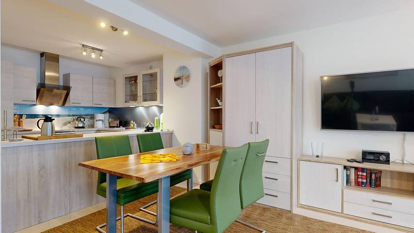 Ferienwohnung für 6 Personen, mit Balkon und Sauna sowie Ausblick in Prora