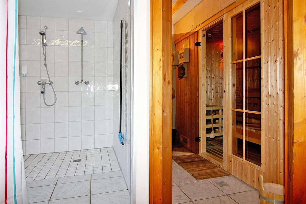 Ferienhaus im Hafendorf Vieregge auf Rügen in Vieregge, Neuenkirchen (Rügen)