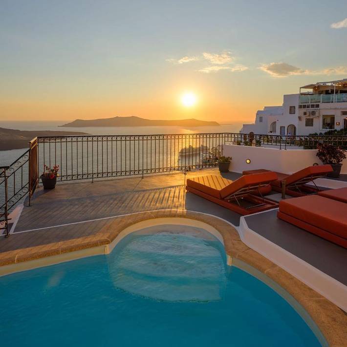 Maison d’hôte pour 2 personnes, avec balcon et piscine à Thera