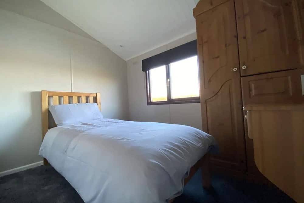 Lakeside Lodge Set in the Countryside in Bethersden, Ashford region
