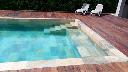 Gîte pour 6 personnes, avec terrasse ainsi que piscine et jardin à Canet