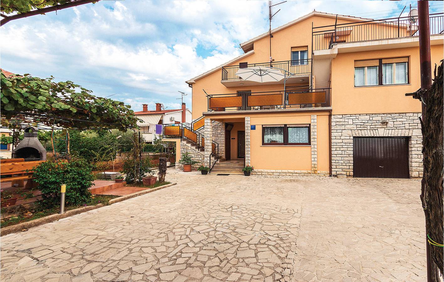 Appartement de vacances entier, Appartement de vacances pour 5 personnes avec terrasse in Galižana, Côte Sud d'Istrie