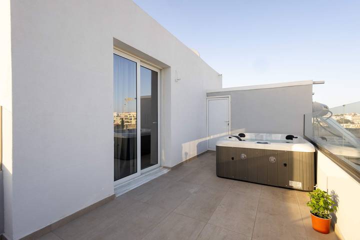 Ferienwohnung für 6 Personen, mit Meerblick und Whirlpool sowie Garten in Rhodos Stadt - 3