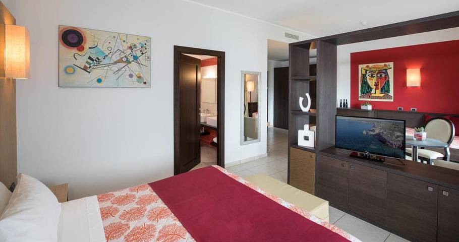 Hôtel pour 4 personnes, avec sauna et jardin ainsi que jacuzzi et piscine à Carbonia - 4